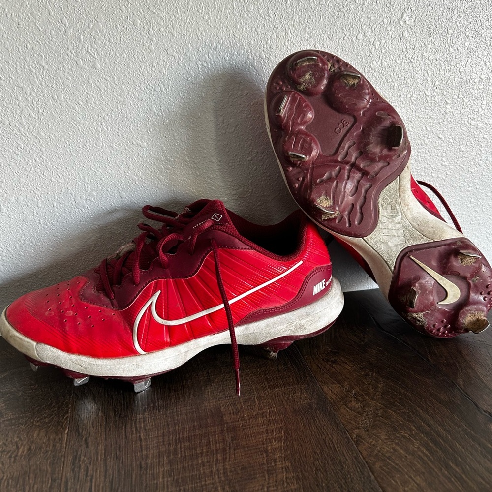 Nike metal baseball cleats